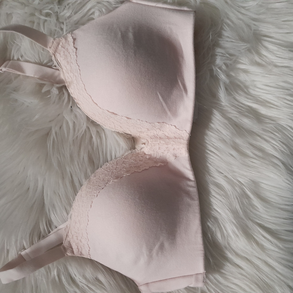 Elegant Lace Trim Pink Bra